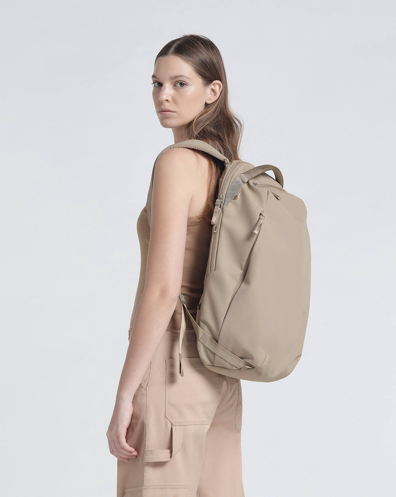 Urth Norite 24L Modular Backpack | Urth Canada