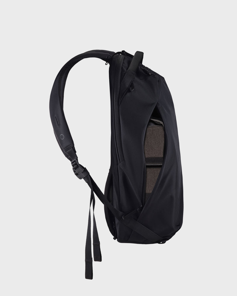 Urth Norite 24L Modular Backpack | Urth CA